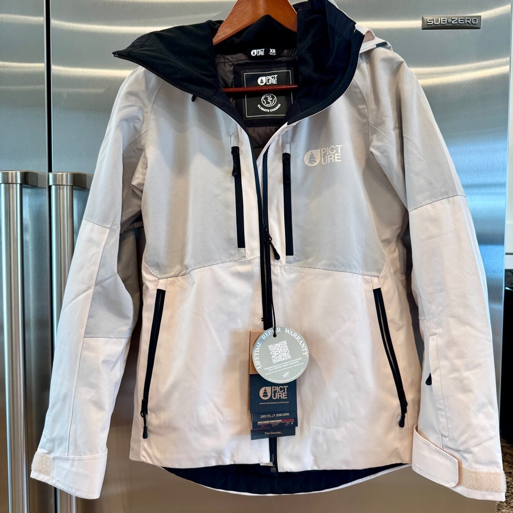 NWT Picture Organic Sygna Ski Jacket in Vanilla Waterproof Women’s Snow Cold